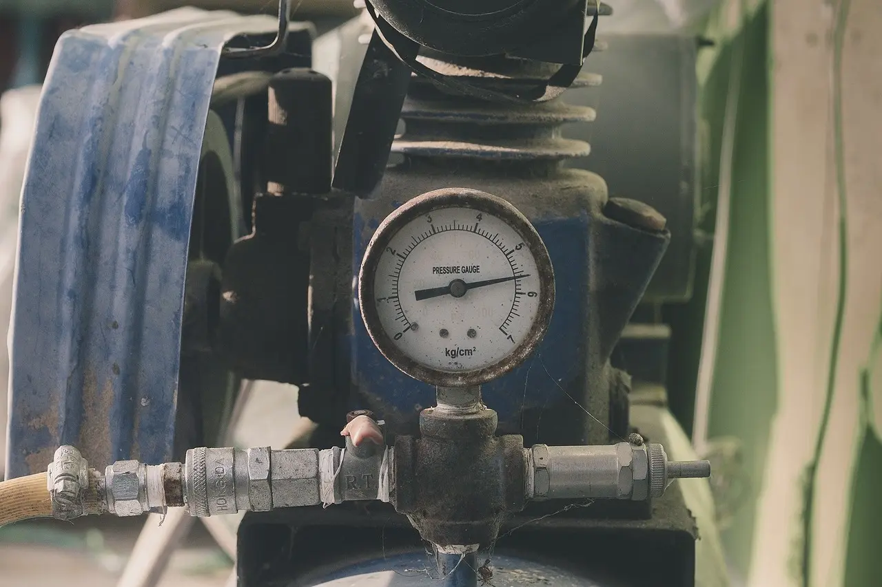 Hvordan virker en luft til luft varmepumpe? Få svarene og spar på varmeregningen